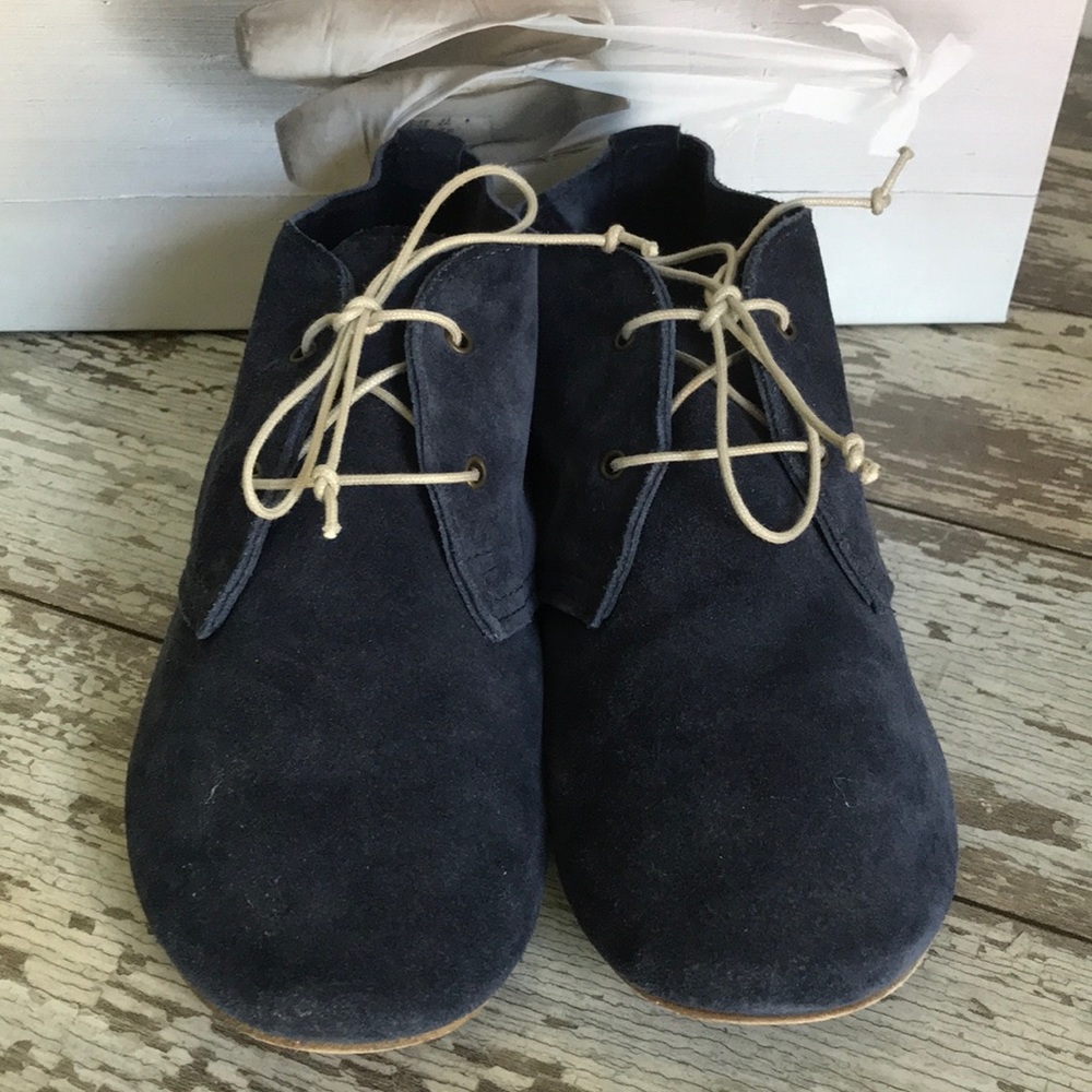Blue suede shoes!